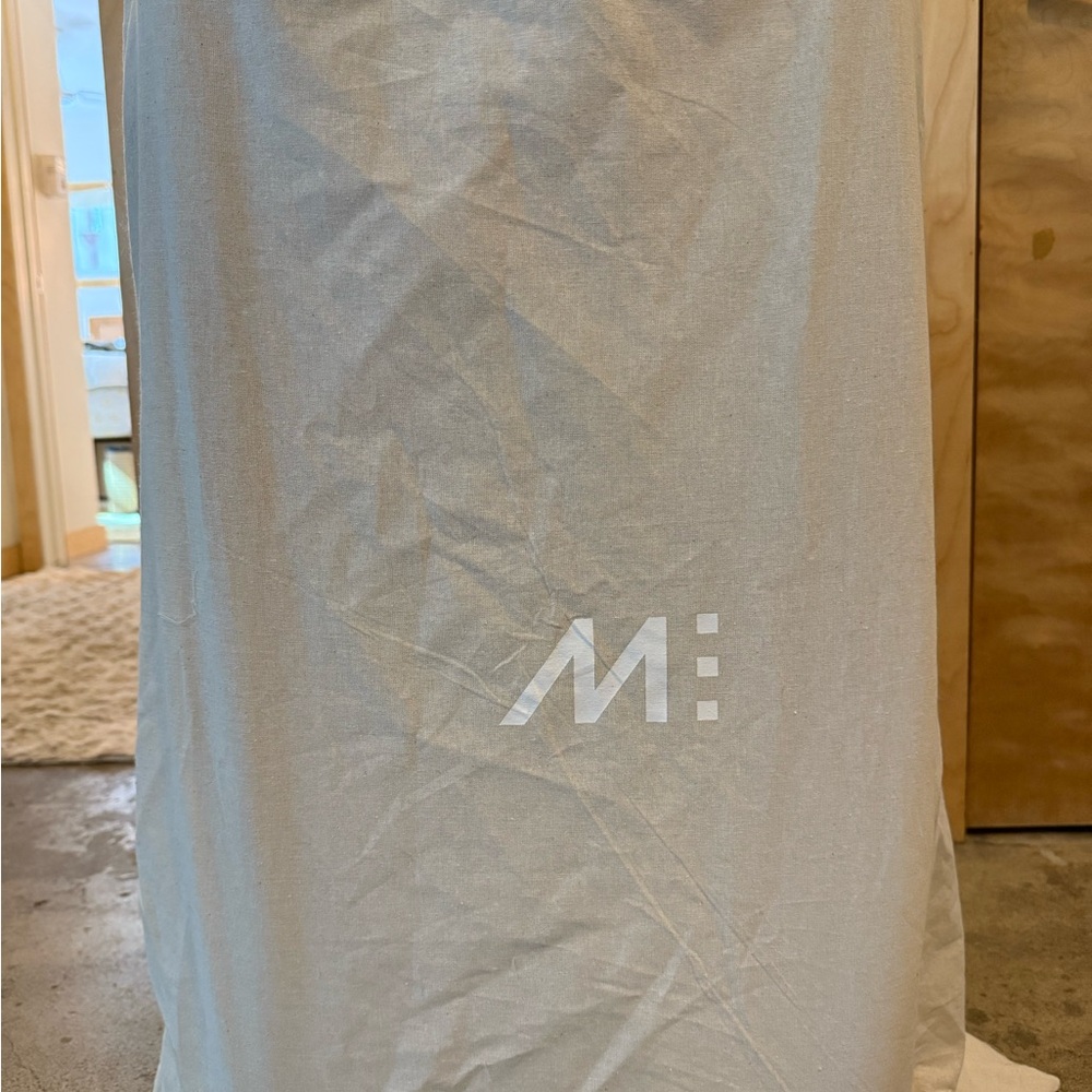 Monos Trunk Silver Hard Shell Suitcase - Picture 13 of 15